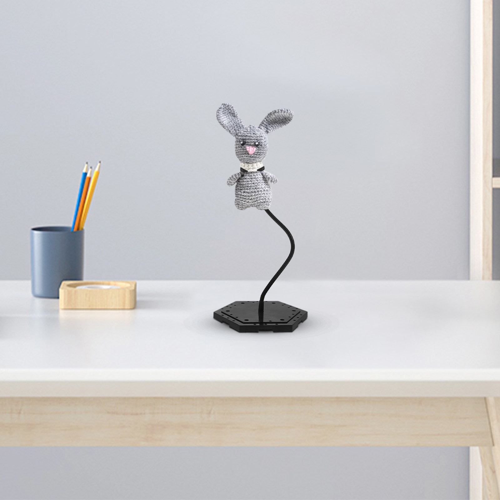 حامل عرض للتماثيل القابلة للتع - مراجعة Action Figure Stand وسعره